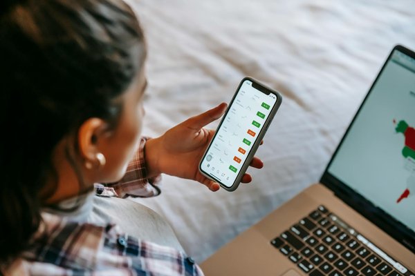 Assessing the Impact of Green Roofs on Urban Heat Island Mitigation in Birmingham